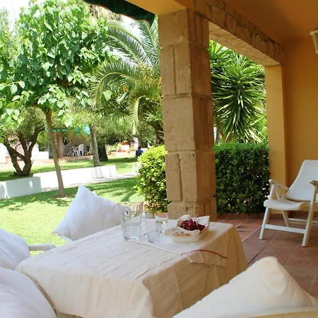 House With 3 Bedrooms In With Shared Pool Furnished Garden And Wifi 100 M From The Beach 펜션 *