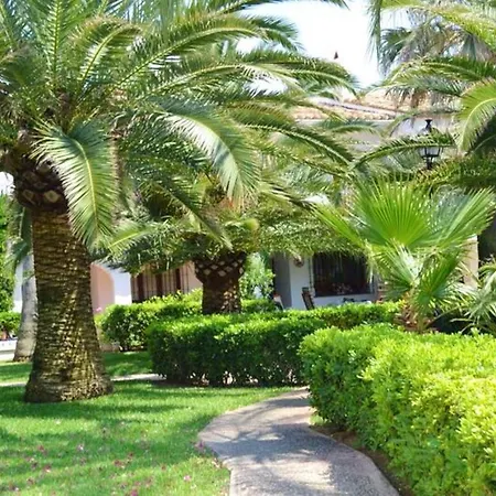 House With 3 Bedrooms In With Shared Pool Furnished Garden And Wifi 100 M From The Beach