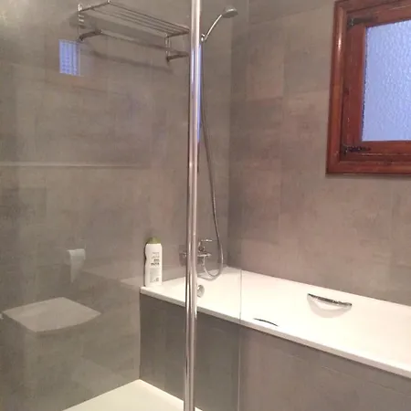 House With 3 Bedrooms In With Shared Pool Furnished Garden And Wifi 100 M From The Beach 펜션 *