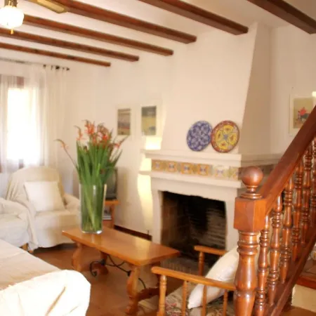 펜션 House With 3 Bedrooms In With Shared Pool Furnished Garden And Wifi 100 M From The Beach