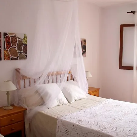 House With 3 Bedrooms In With Shared Pool Furnished Garden And Wifi 100 M From The Beach