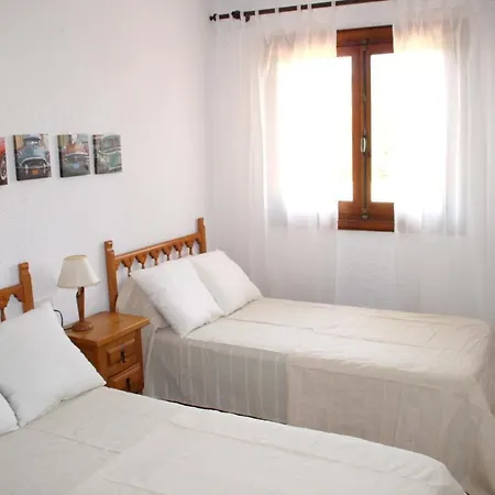 펜션 House With 3 Bedrooms In With Shared Pool Furnished Garden And Wifi 100 M From The Beach